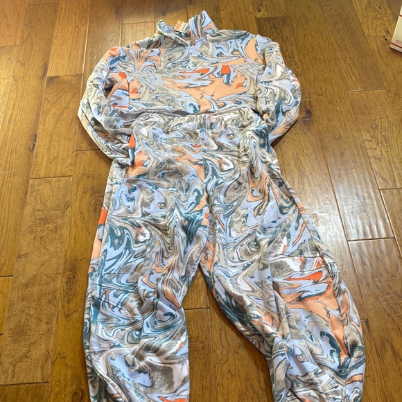 Free Movement sweatshirt & pants set - Picture 1 of 6